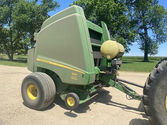 Image of John Deere 569 Premium equipment image 2