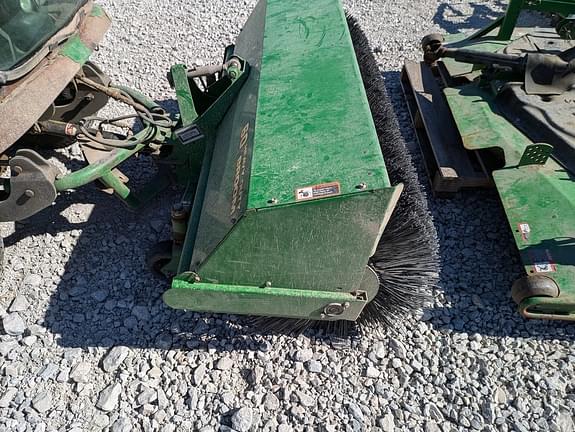 Image of John Deere 60 Heavy Duty Broom equipment image 2