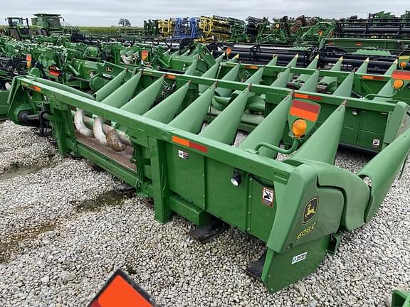 Image of John Deere 608C equipment image 2