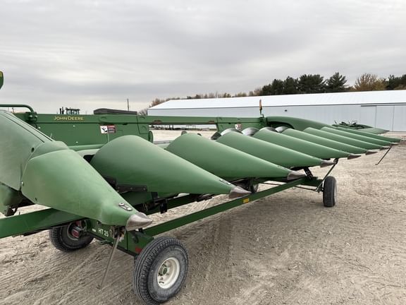 2016 John Deere 608C Image