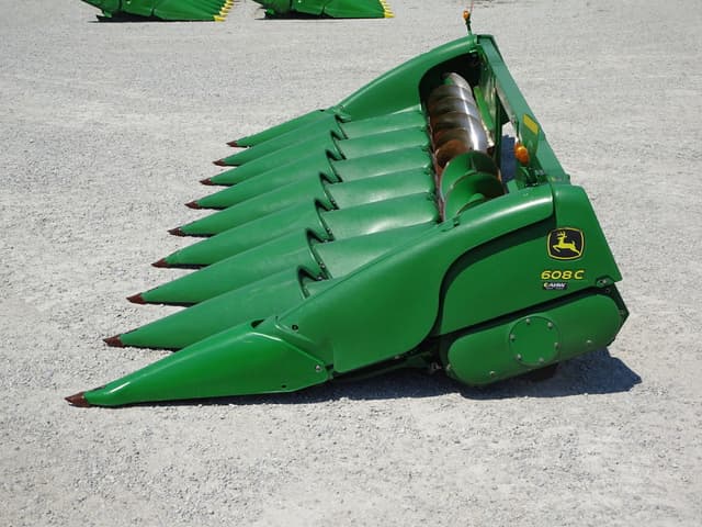 Image of John Deere 608C equipment image 3