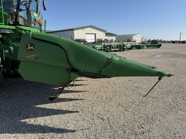 Image of John Deere 608C equipment image 3