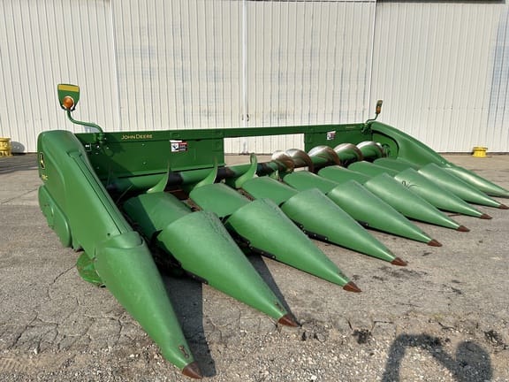 2016 John Deere 608C Equipment Image0