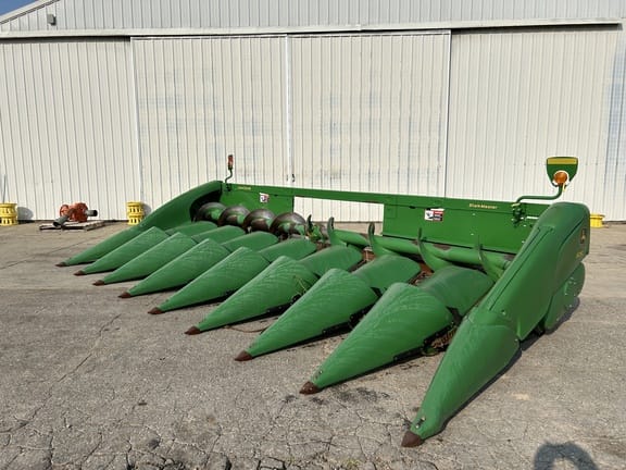 2016 John Deere 608C Equipment Image0