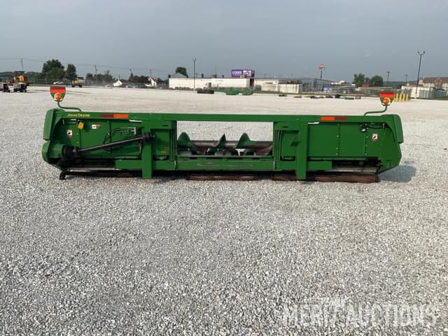 Image of John Deere 608C equipment image 3