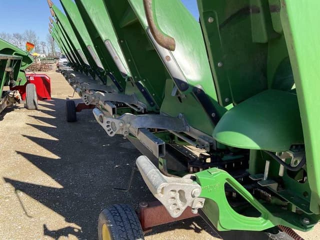 Image of John Deere 608C equipment image 2