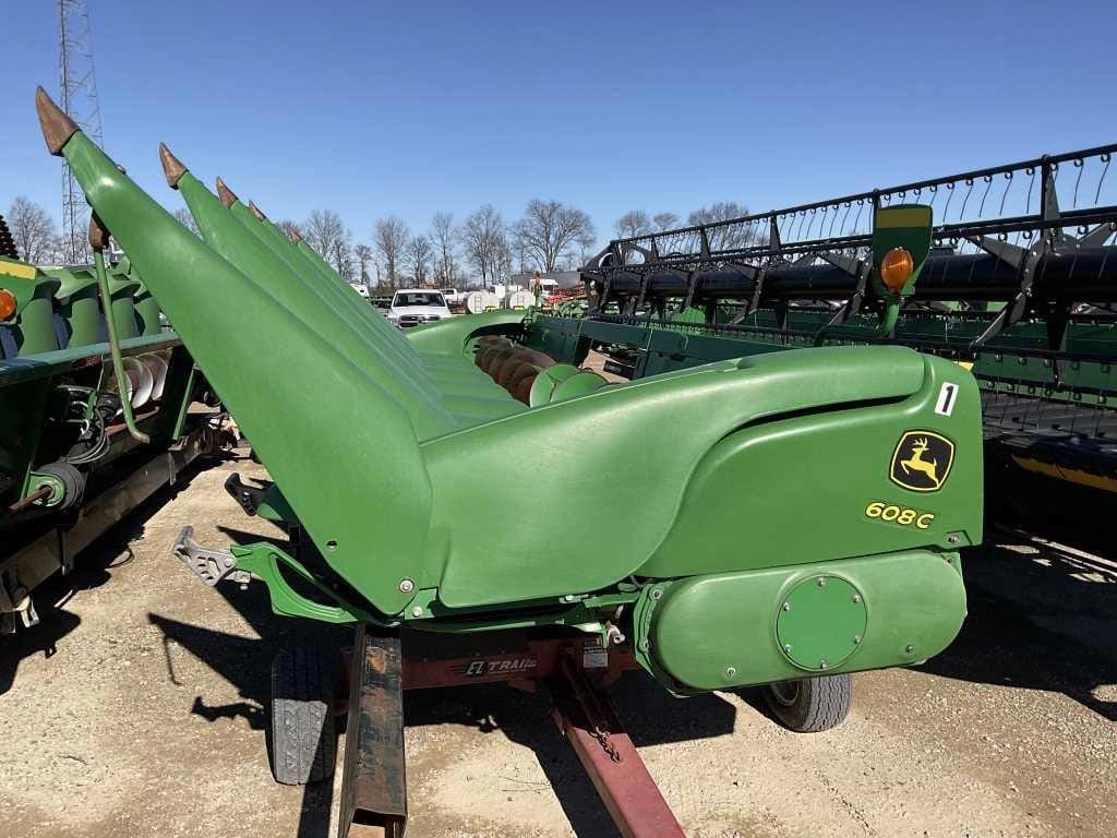 2016 John Deere 608C Equipment Image0