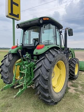 Image of John Deere 6105E equipment image 4