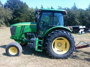 Main image John Deere 6105E