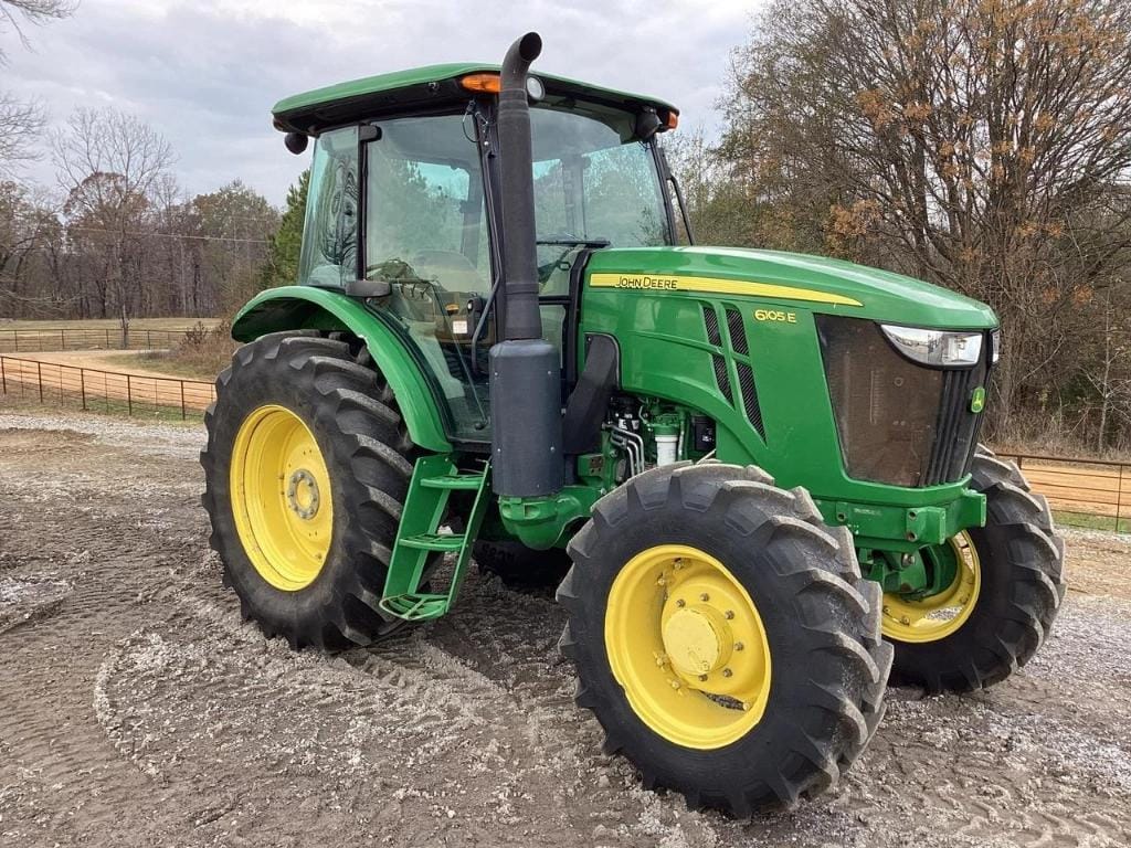 2016 John Deere 6105E Equipment Image0