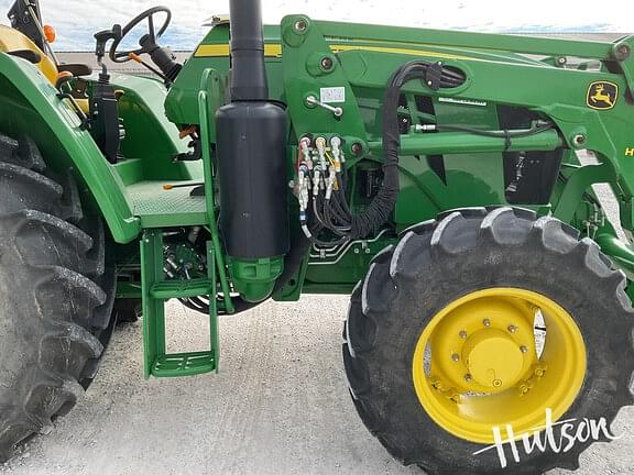 Image of John Deere 6105E equipment image 2