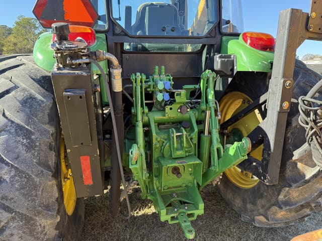 Image of John Deere 6105E equipment image 3