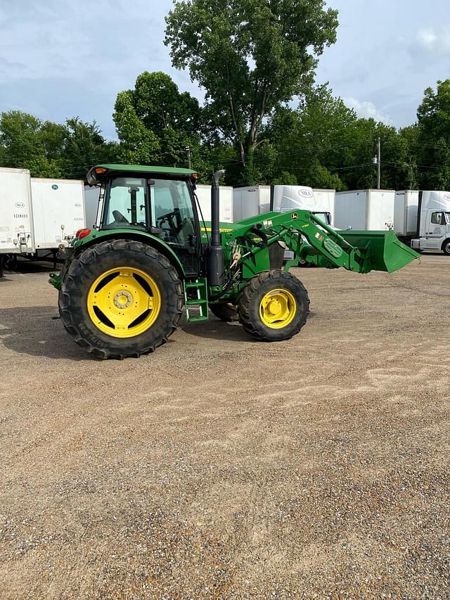 Image of John Deere 6105E equipment image 1