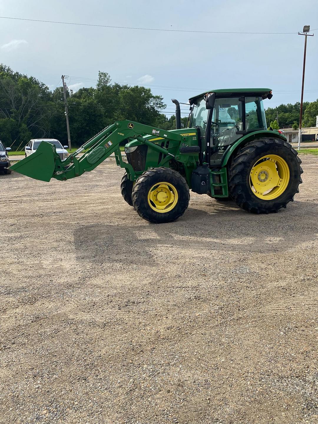 Image of John Deere 6105E Primary image