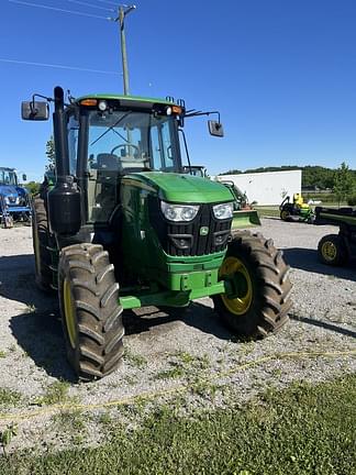 Image of John Deere 6110M equipment image 2