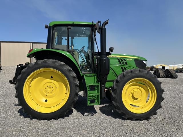 Image of John Deere 6110M equipment image 3