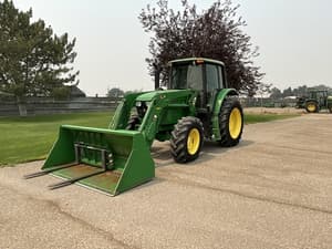 2016 John Deere 6110M Image