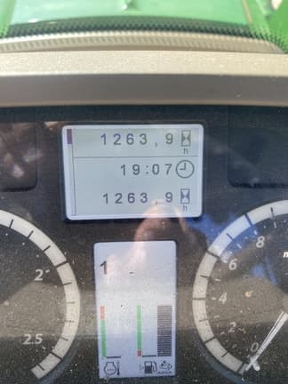 Image of John Deere 6110M equipment image 2