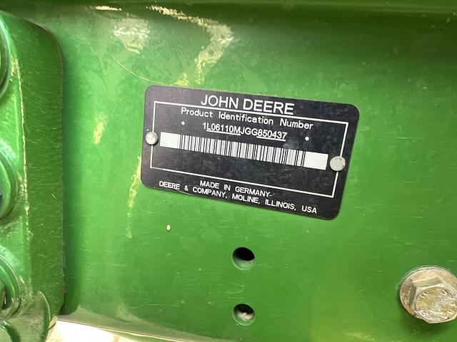 Image of John Deere 6110M equipment image 4