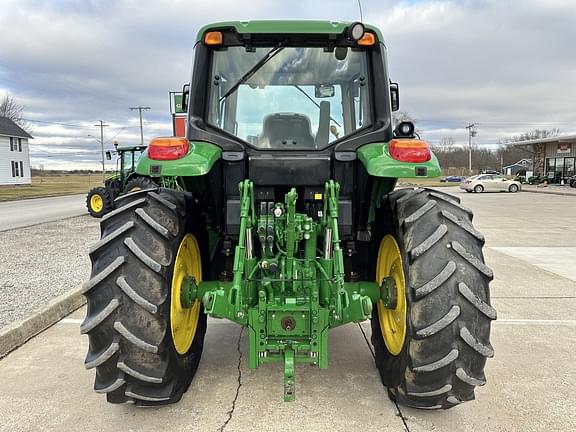 Image of John Deere 6110M equipment image 3