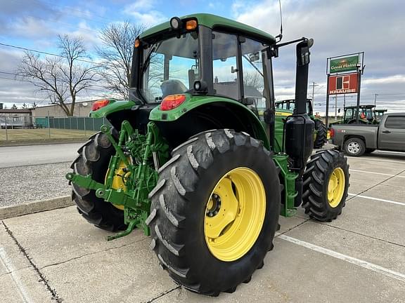 Image of John Deere 6110M equipment image 4