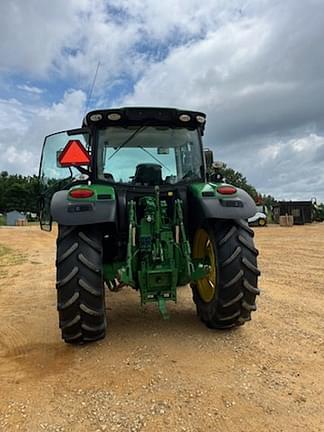 Image of John Deere 6110R equipment image 3