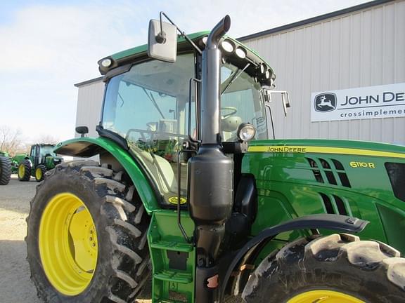 Image of John Deere 6110R equipment image 2