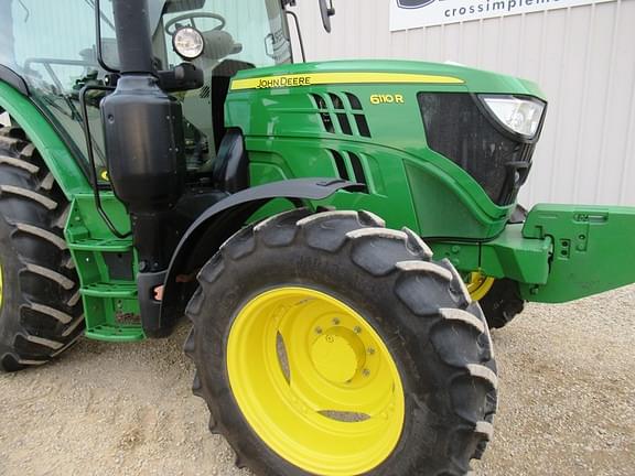 Image of John Deere 6110R equipment image 3