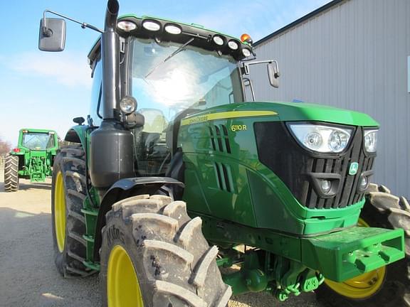 Image of John Deere 6110R equipment image 4