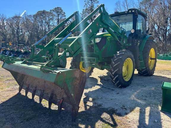 Image of John Deere 6110R equipment image 1