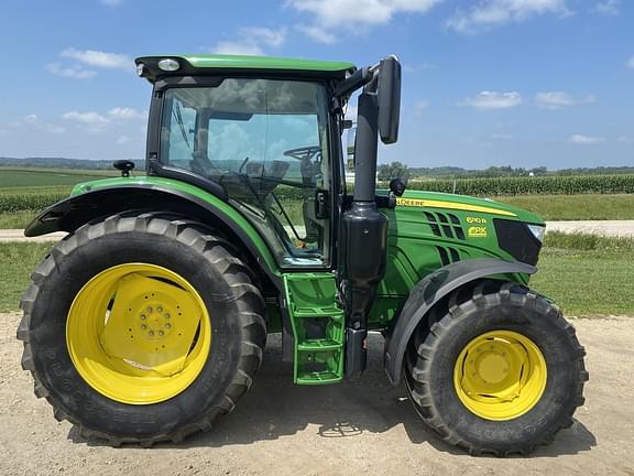 Image of John Deere 6110R equipment image 3