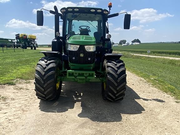 Image of John Deere 6110R equipment image 1