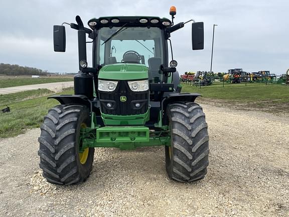 Image of John Deere 6110R equipment image 2