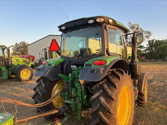 Image of John Deere 6110R equipment image 4