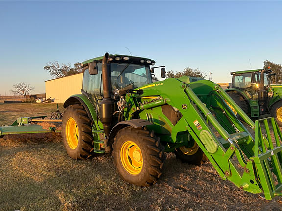 Image of John Deere 6110R equipment image 2
