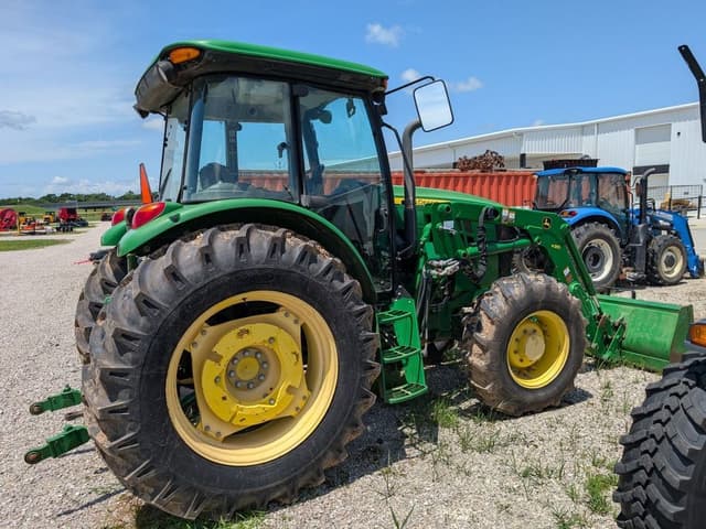 Image of John Deere 6115D equipment image 4