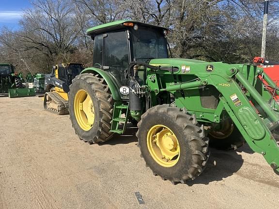 Image of John Deere 6120E equipment image 4