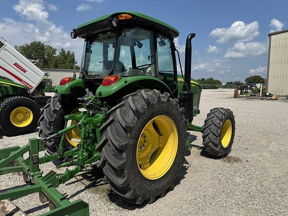 Image of John Deere 6120E equipment image 4