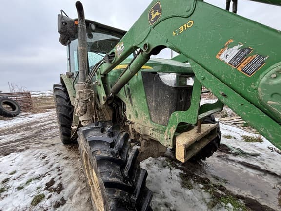 Image of John Deere 6120E equipment image 4