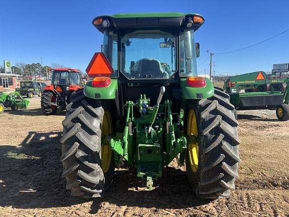 Image of John Deere 6120E equipment image 3