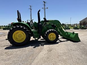 Main image John Deere 6120M 7