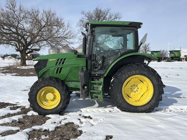 Image of John Deere 6120R equipment image 1