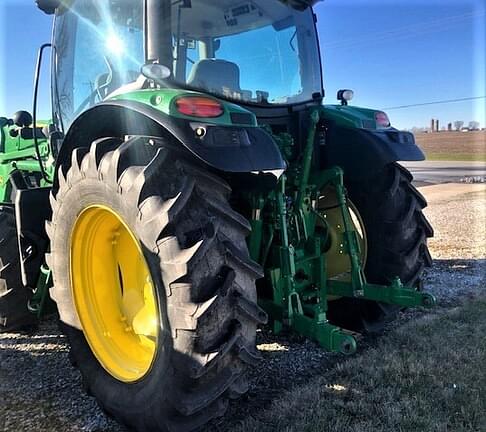 Image of John Deere 6120R equipment image 2