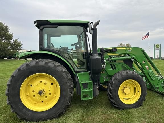 Image of John Deere 6120R equipment image 1