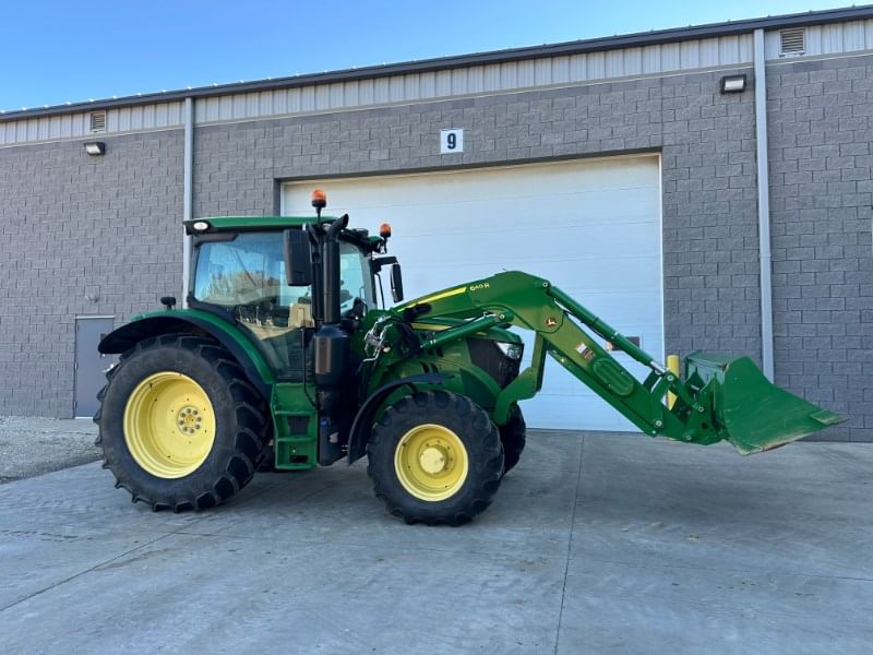 2016 John Deere 6120R Equipment Image0