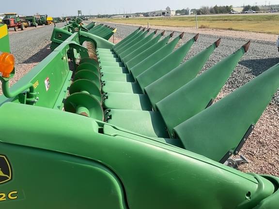 Image of John Deere 612C equipment image 2