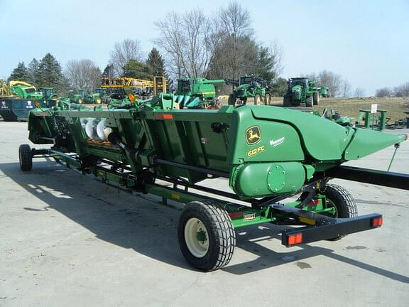 Image of John Deere 612FC equipment image 4