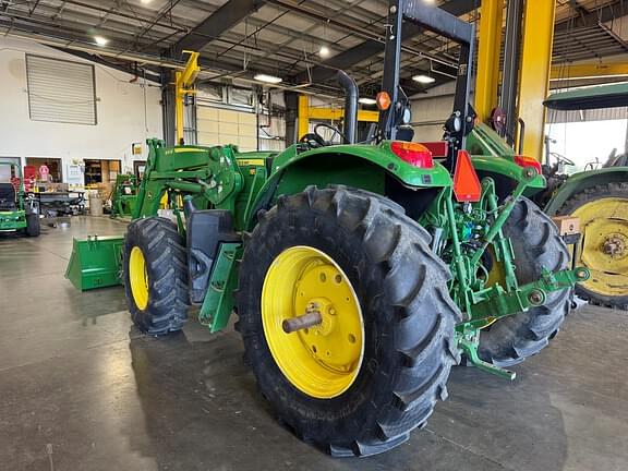 Image of John Deere 6130M equipment image 1