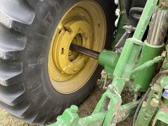 Image of John Deere 6130R equipment image 4
