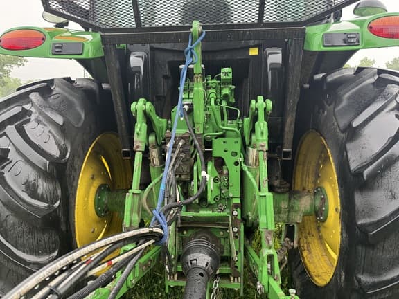 Image of John Deere 6130R equipment image 3